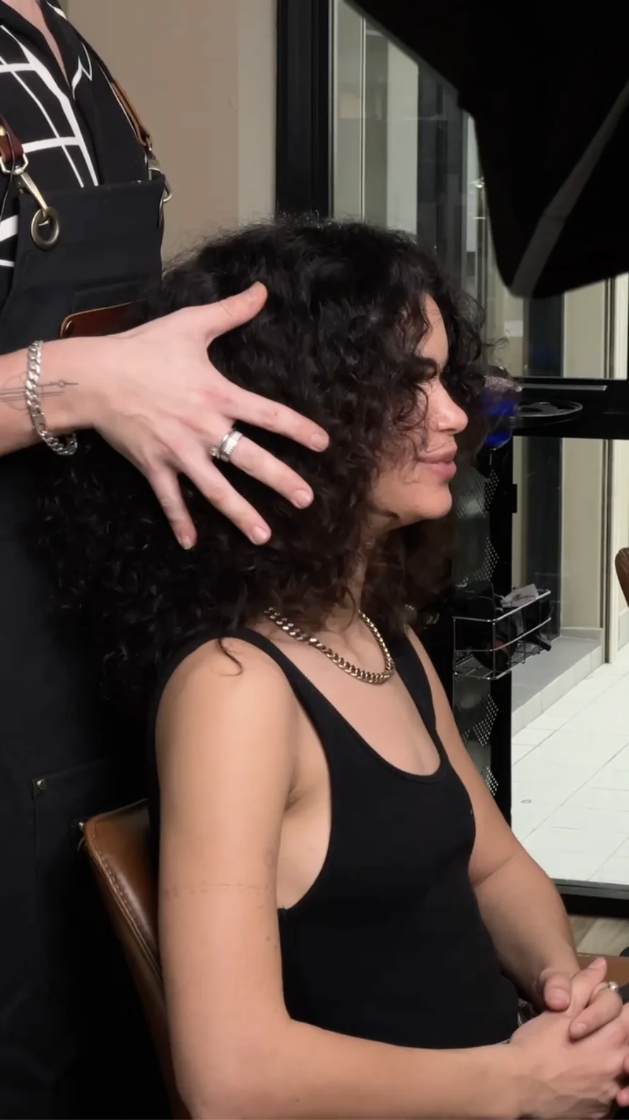 Curly hair styling at h.AIRLAB