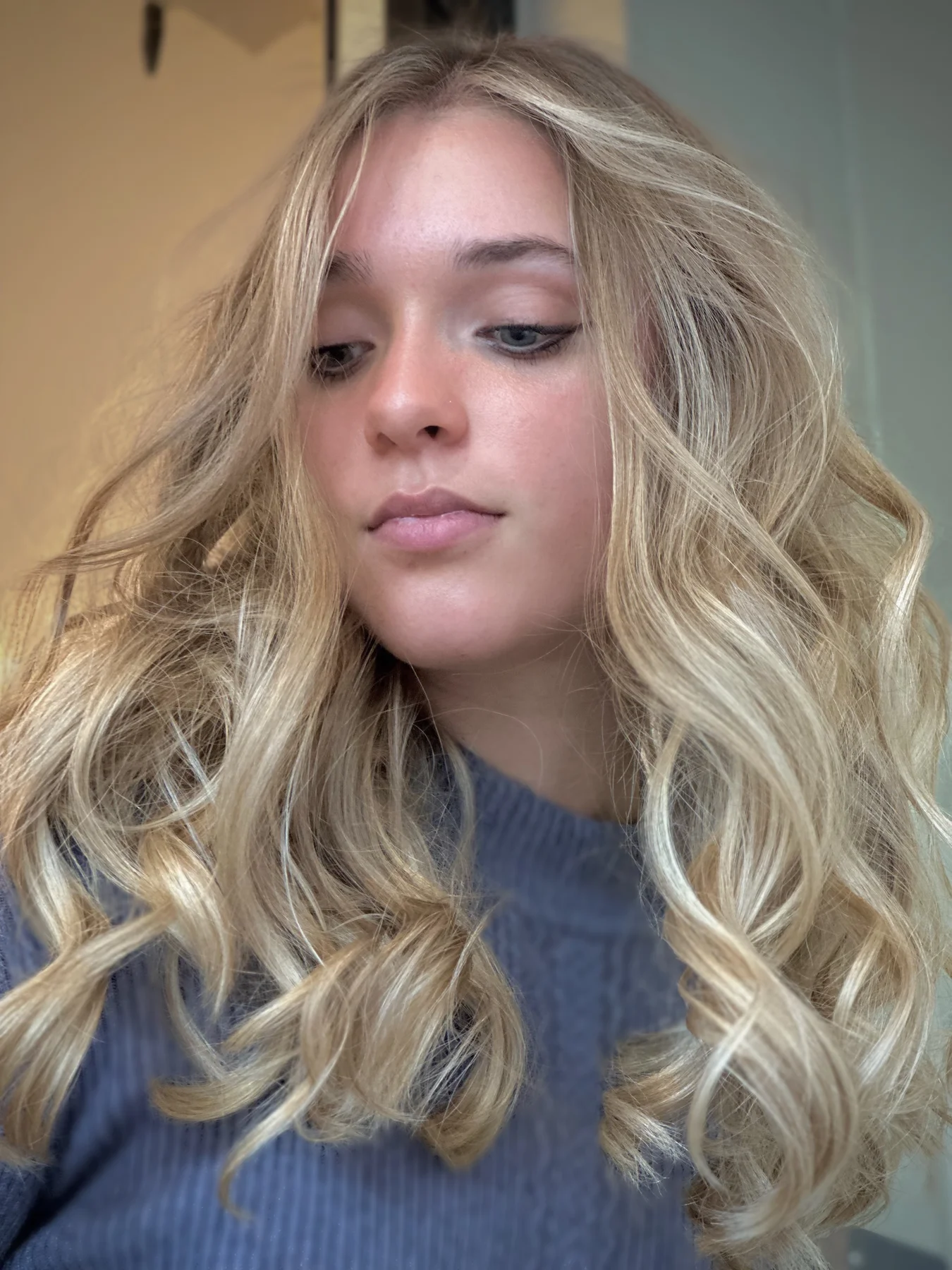 Blonde waves styled at h.AIRLAB